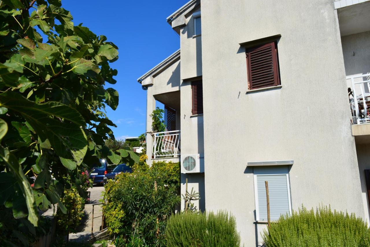 Apartament Maja Kornić Zewnętrze zdjęcie