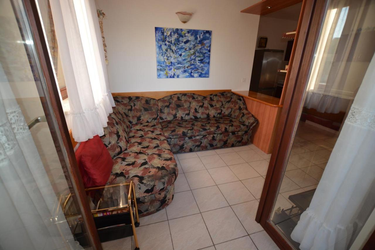 Apartament Maja Kornić Zewnętrze zdjęcie