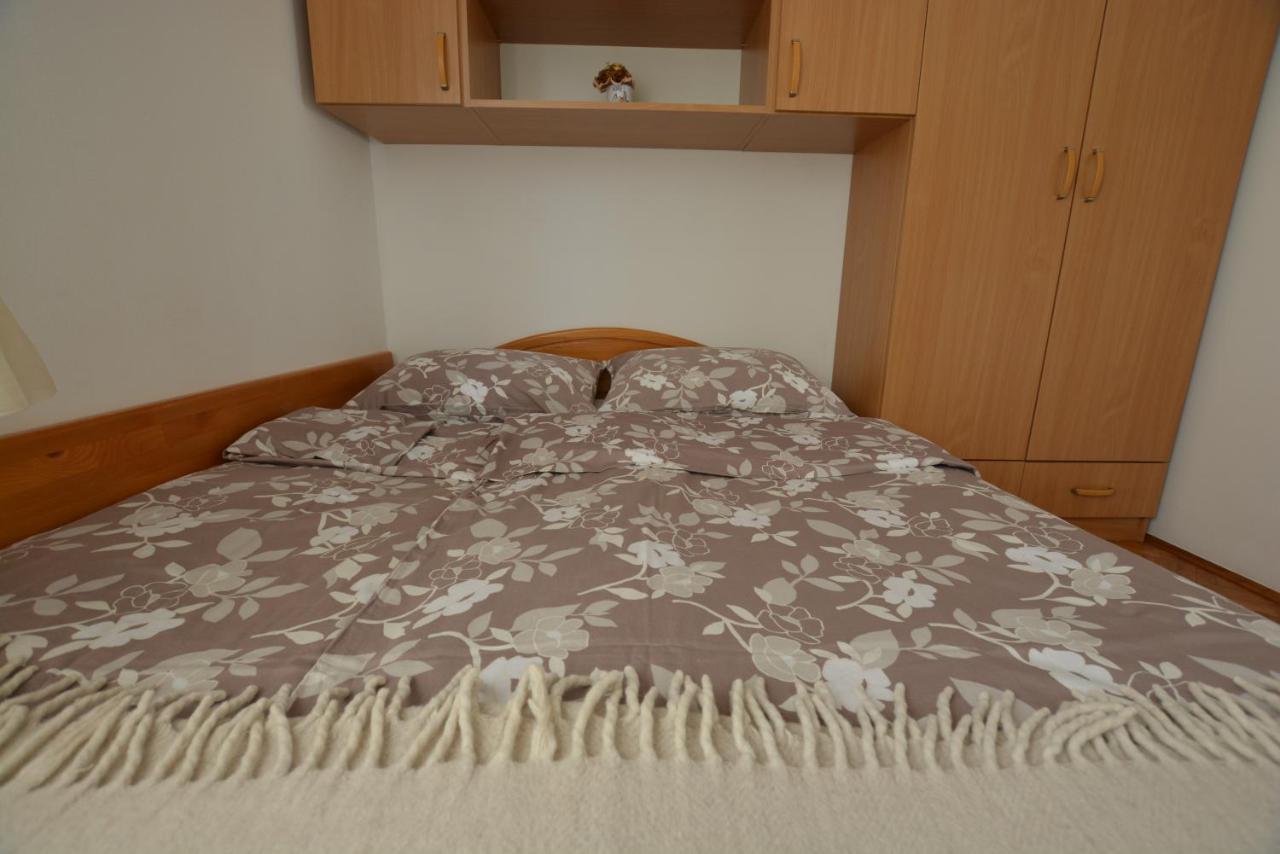 Apartament Maja Kornić Zewnętrze zdjęcie